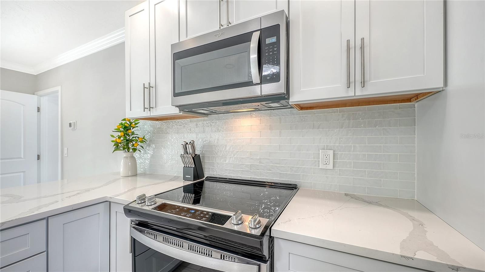 Image 14 of 43 For 306 Island Circle