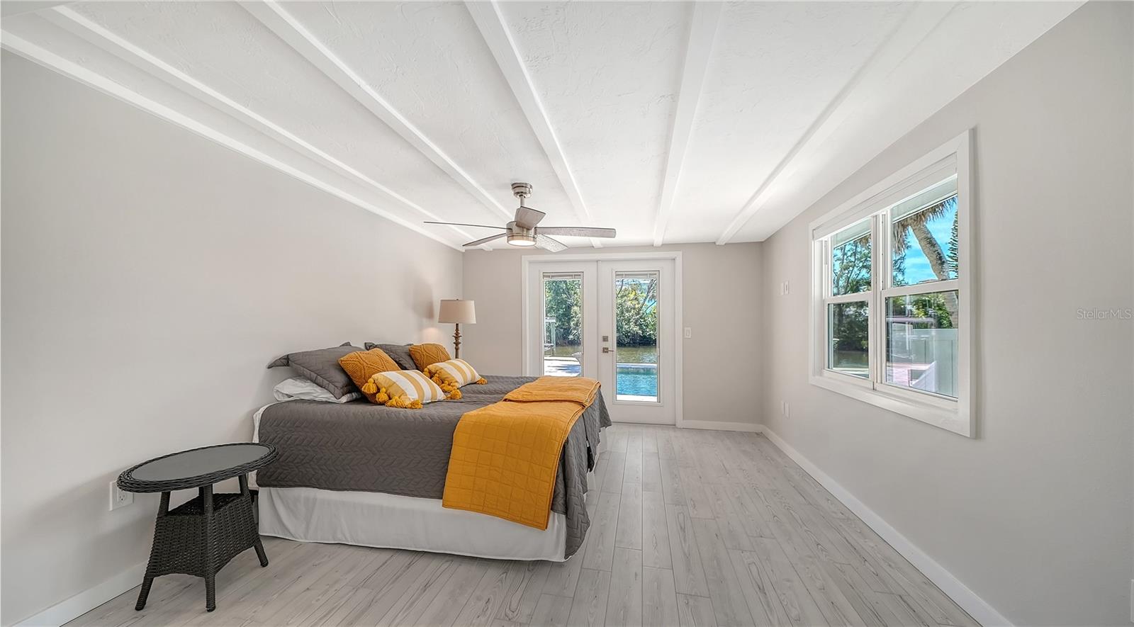 Image 21 of 43 For 306 Island Circle