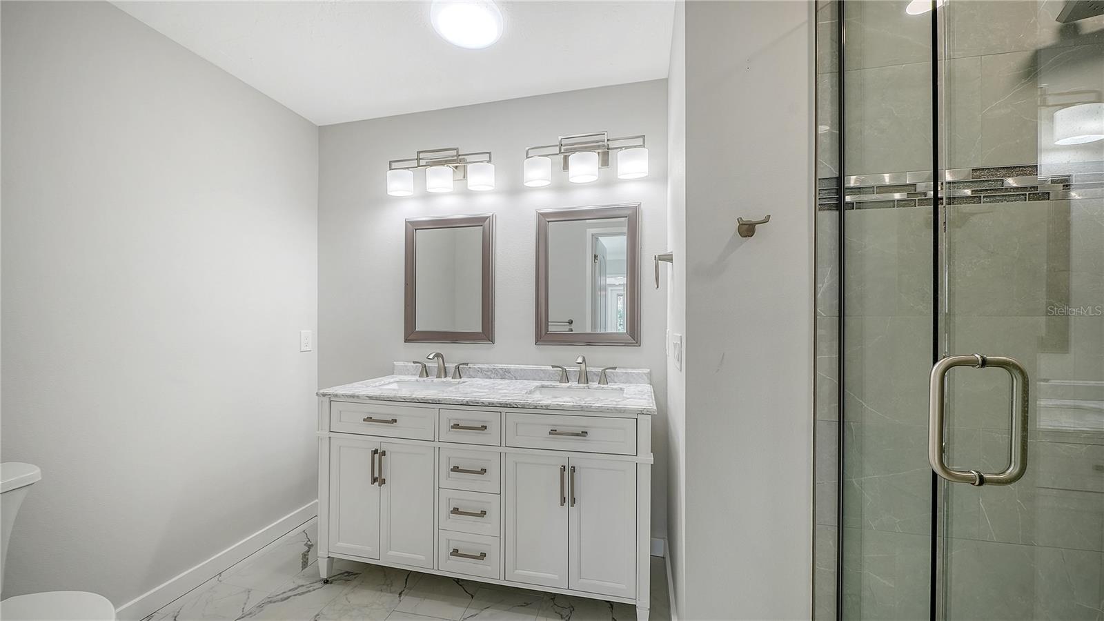 Image 24 of 43 For 306 Island Circle