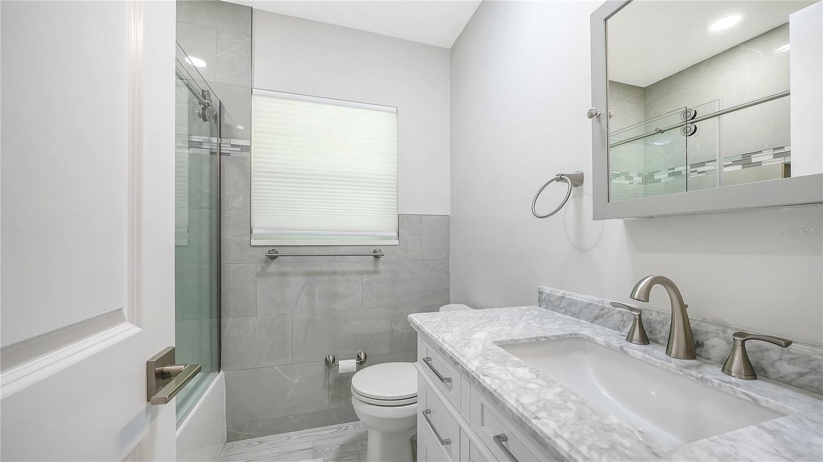 Image 27 of 43 For 306 Island Circle