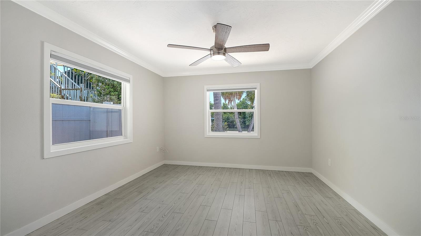 Image 28 of 43 For 306 Island Circle