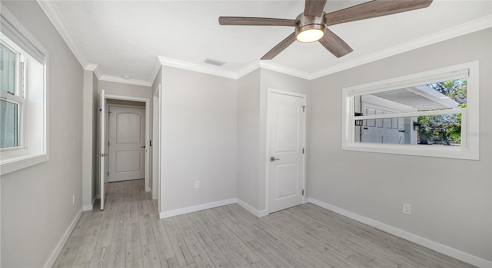 Image 30 of 43 For 306 Island Circle