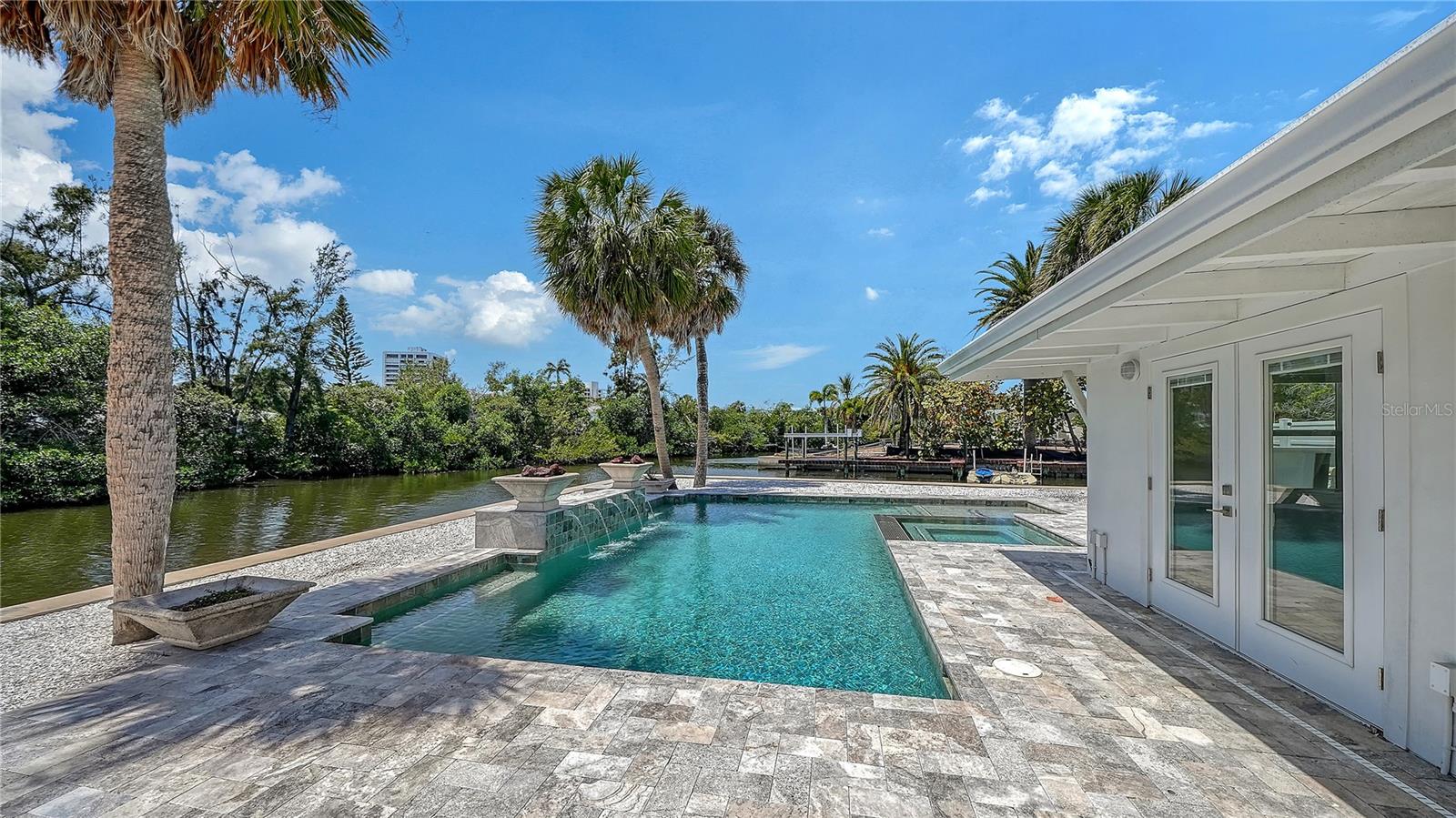 Image 35 of 43 For 306 Island Circle