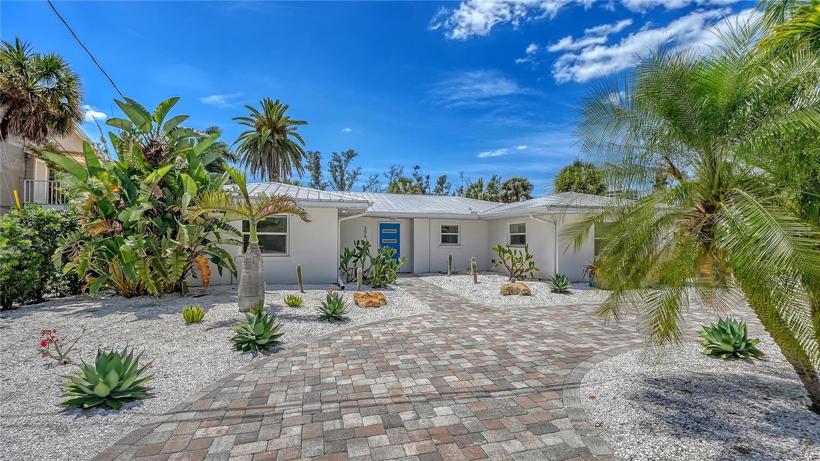 Image 9 of 43 For 306 Island Circle