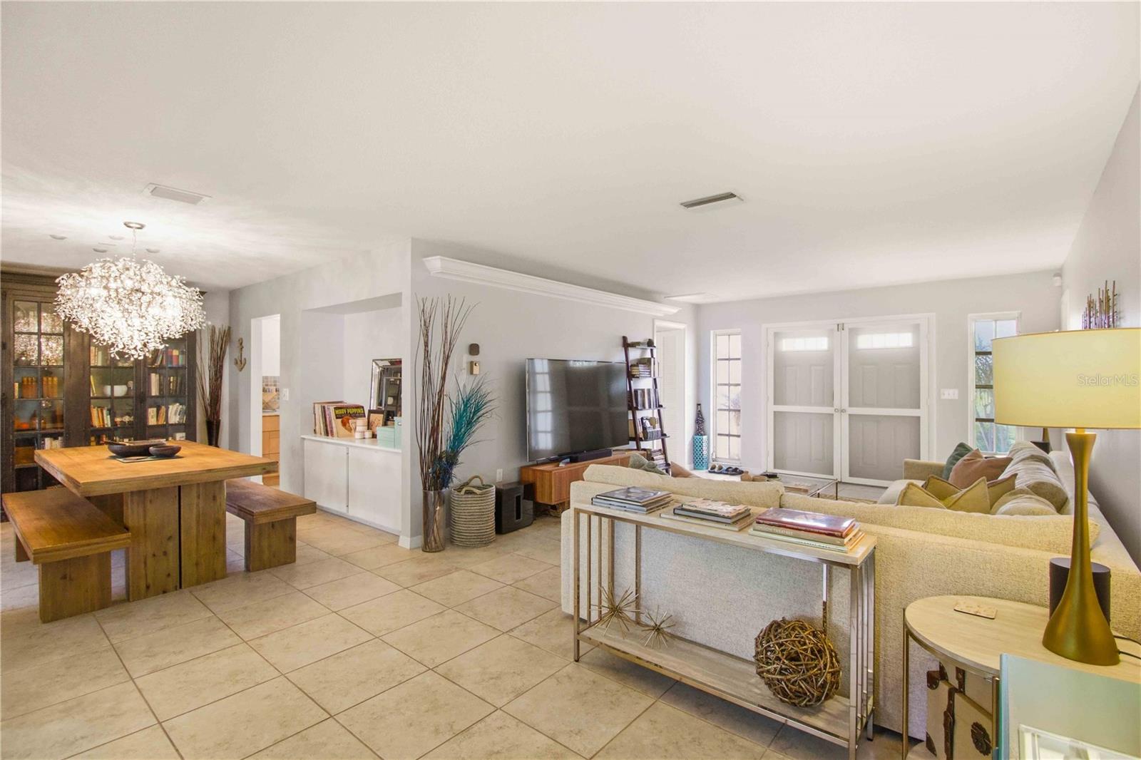 Image 11 of 36 For 7354 Country Club Drive N