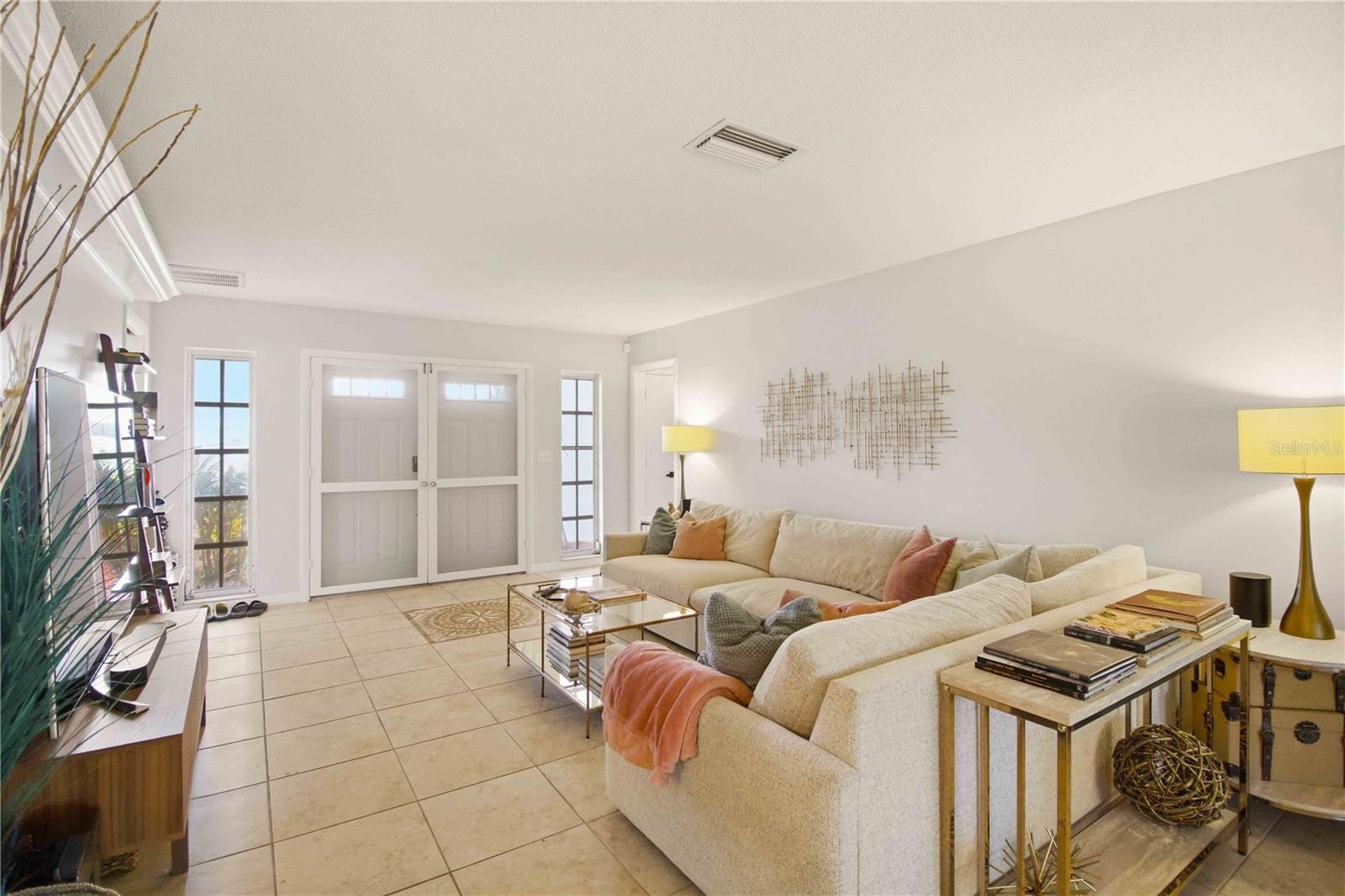 Image 8 of 36 For 7354 Country Club Drive N