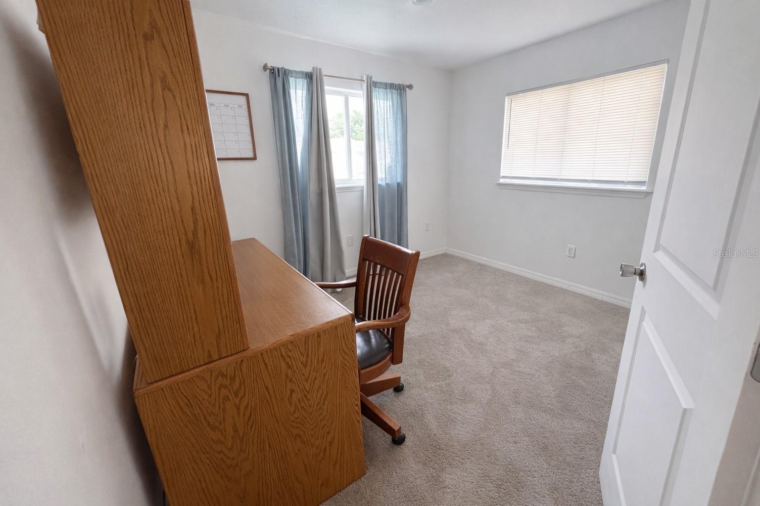 Image 11 of 26 For 3602 Cambridge Drive W