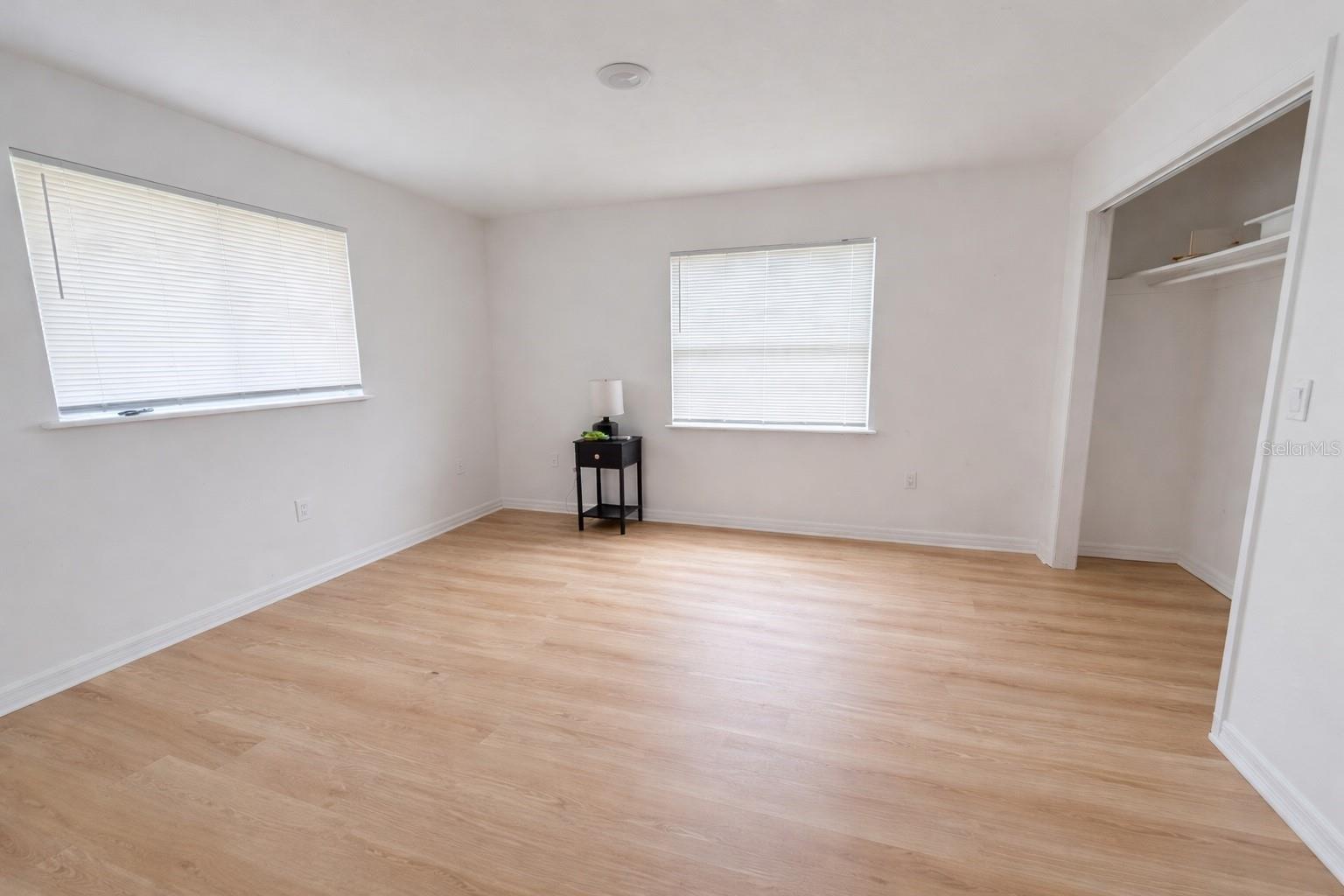 Image 17 of 26 For 3602 Cambridge Drive W