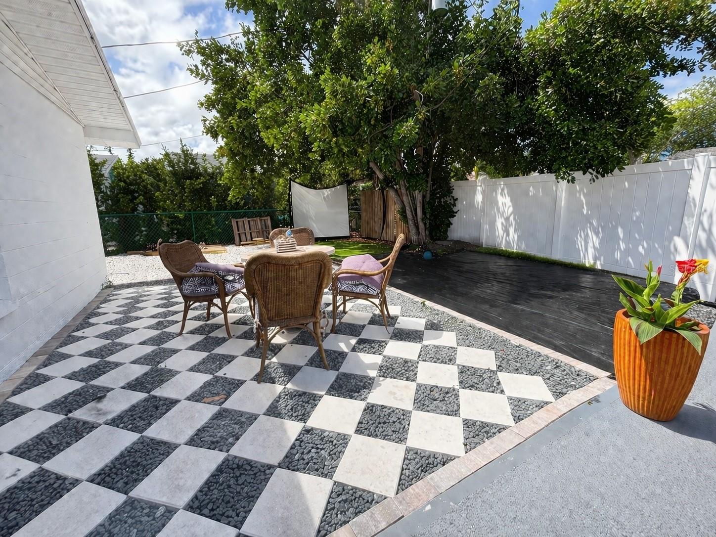 Image 21 of 26 For 3602 Cambridge Drive W