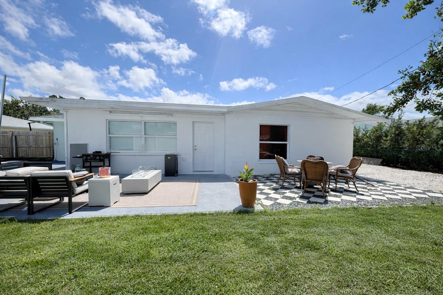 Image 23 of 26 For 3602 Cambridge Drive W