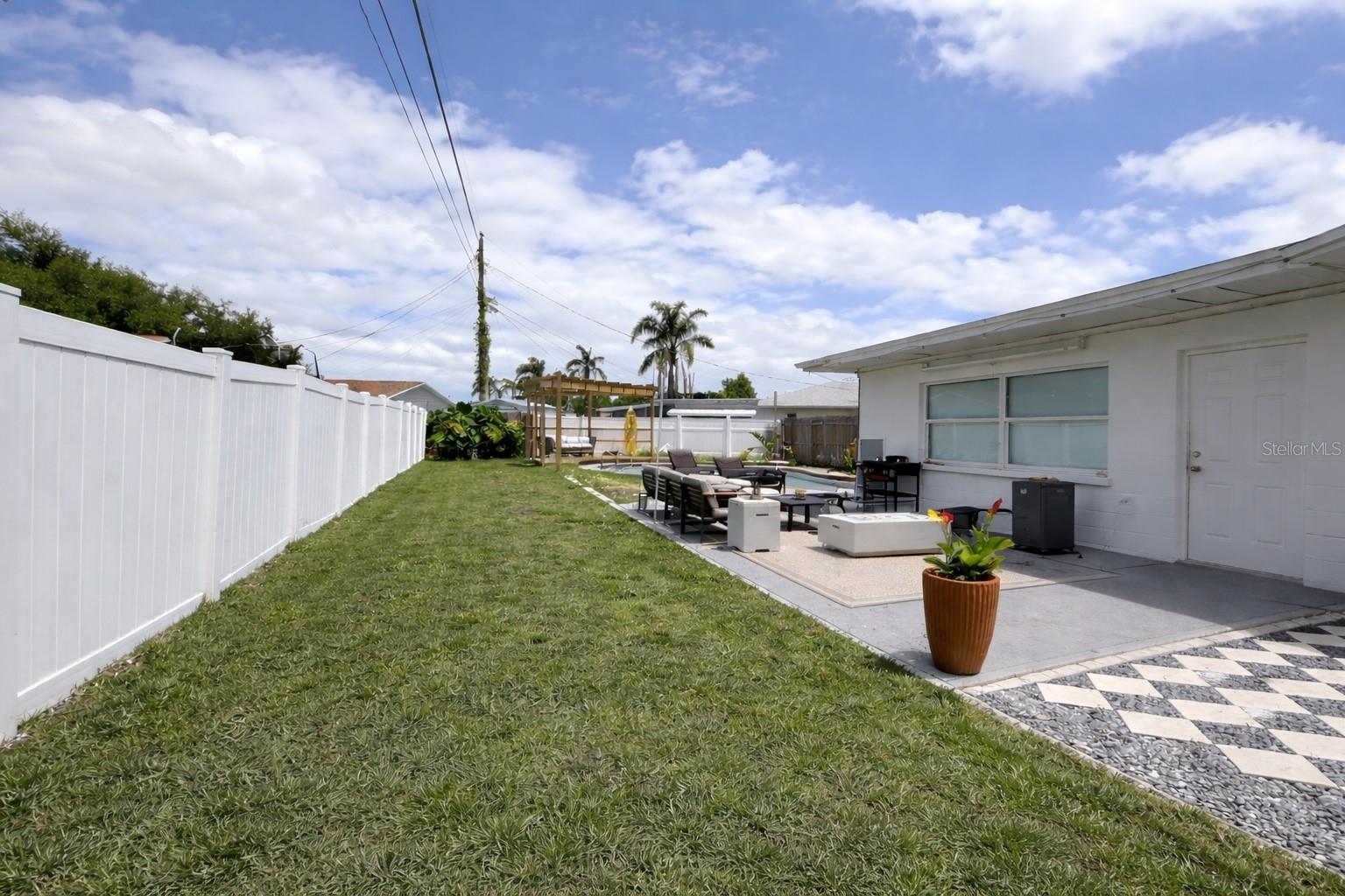 Image 24 of 26 For 3602 Cambridge Drive W