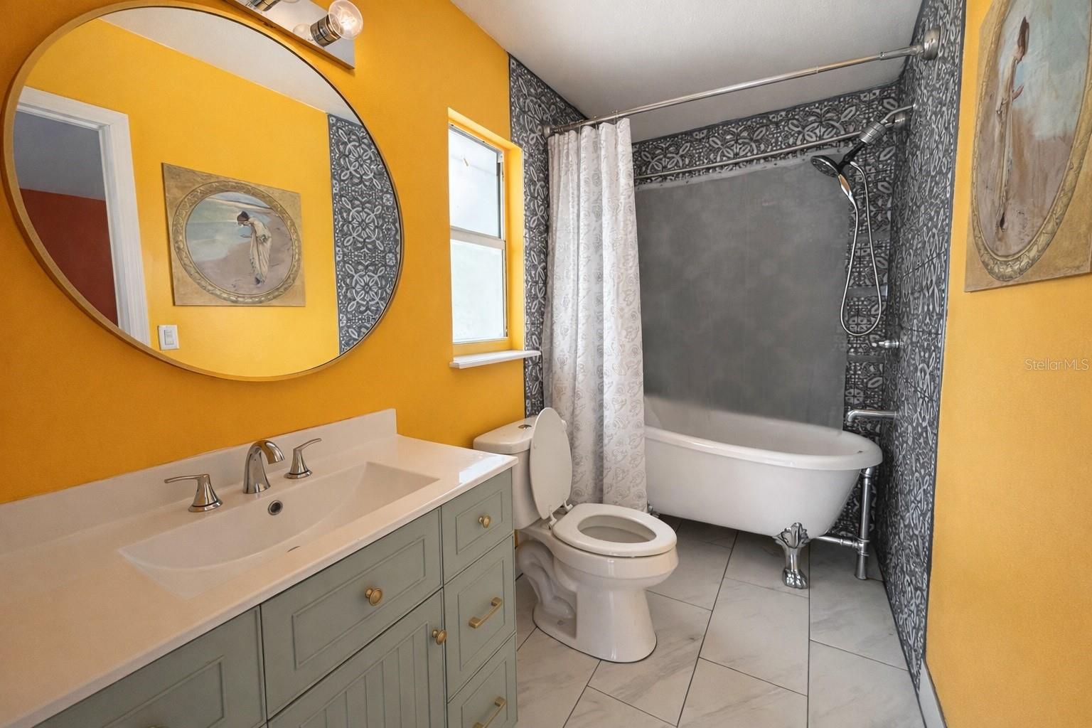 Image 9 of 26 For 3602 Cambridge Drive W