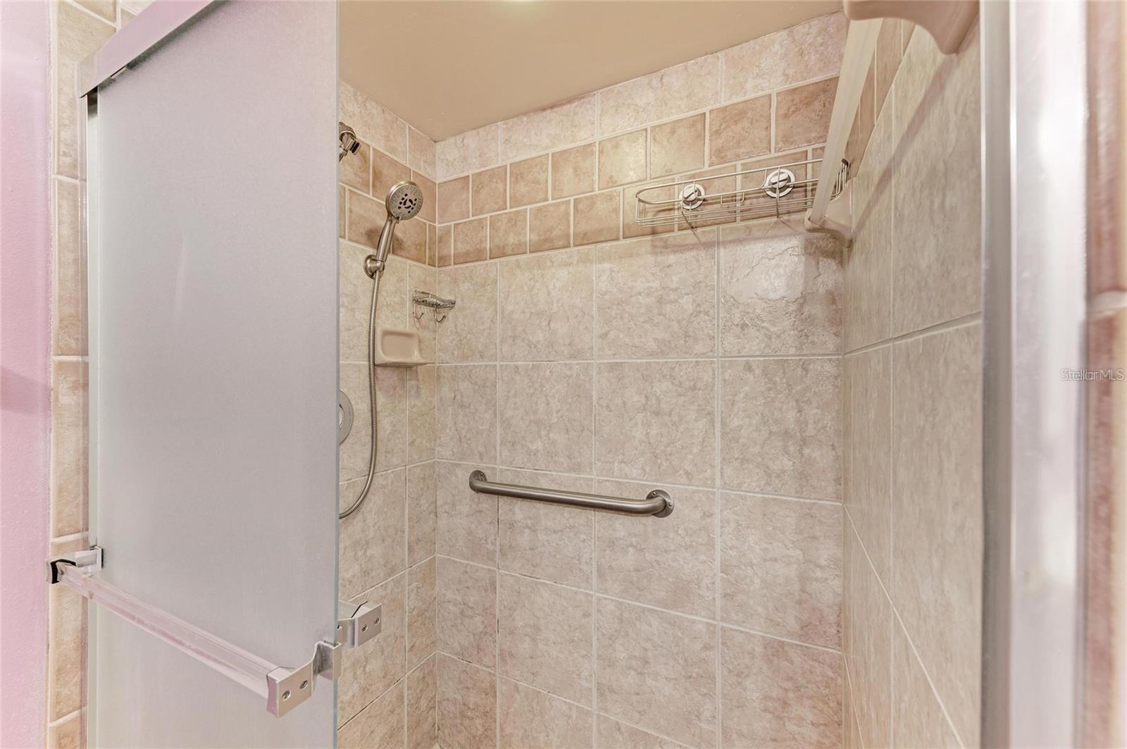 Image 13 of 33 For 7287 Eleanor Circle 15