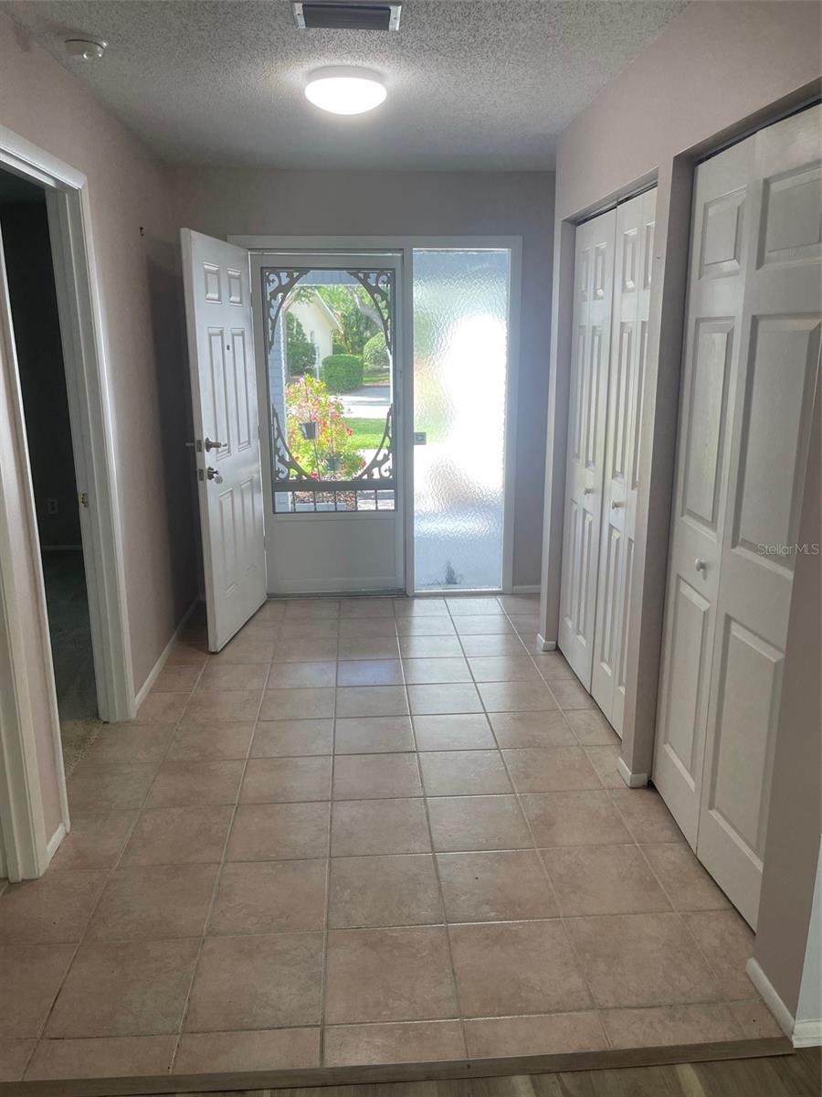 Image 19 of 33 For 7287 Eleanor Circle 15