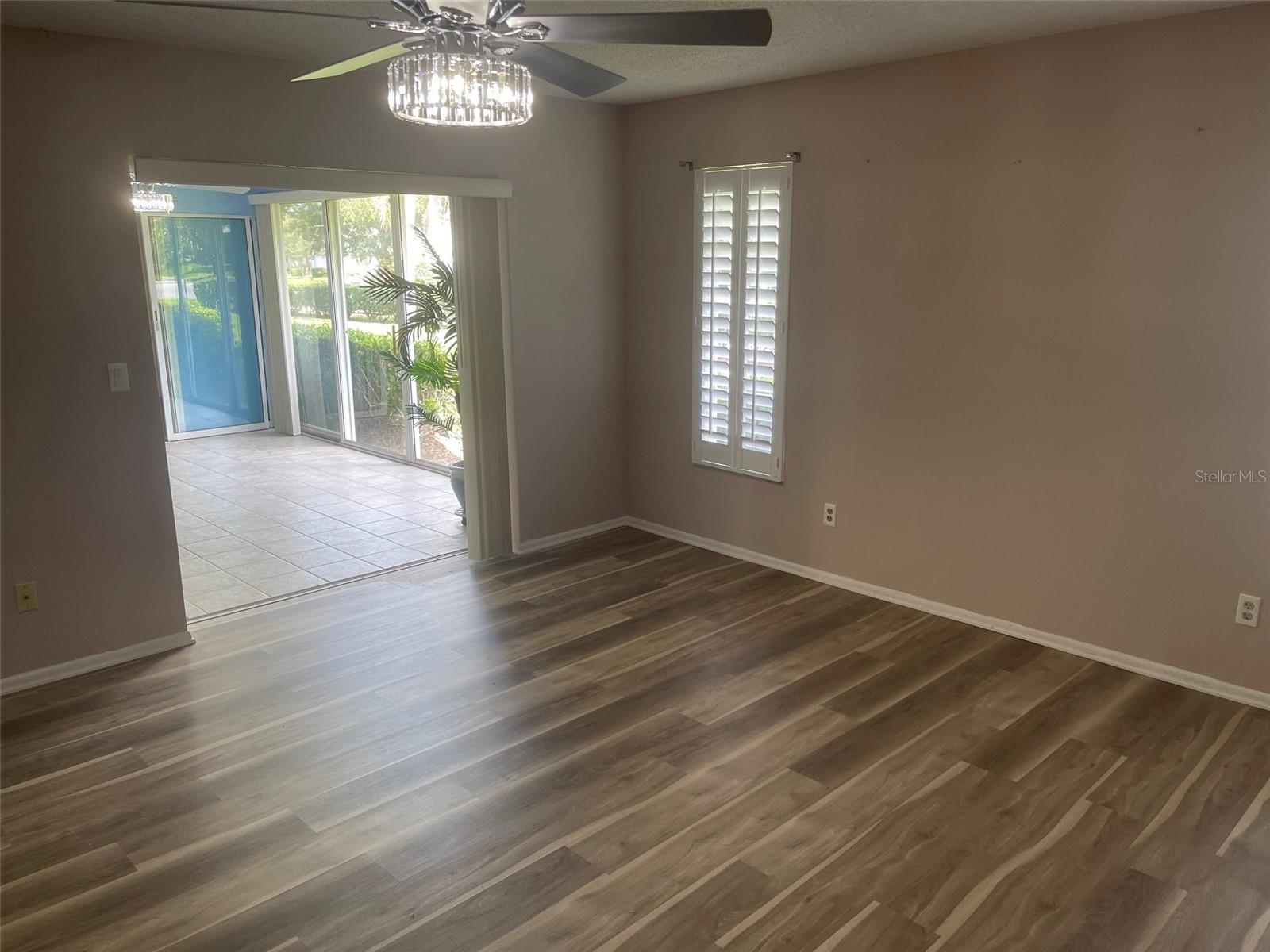 Image 23 of 33 For 7287 Eleanor Circle 15