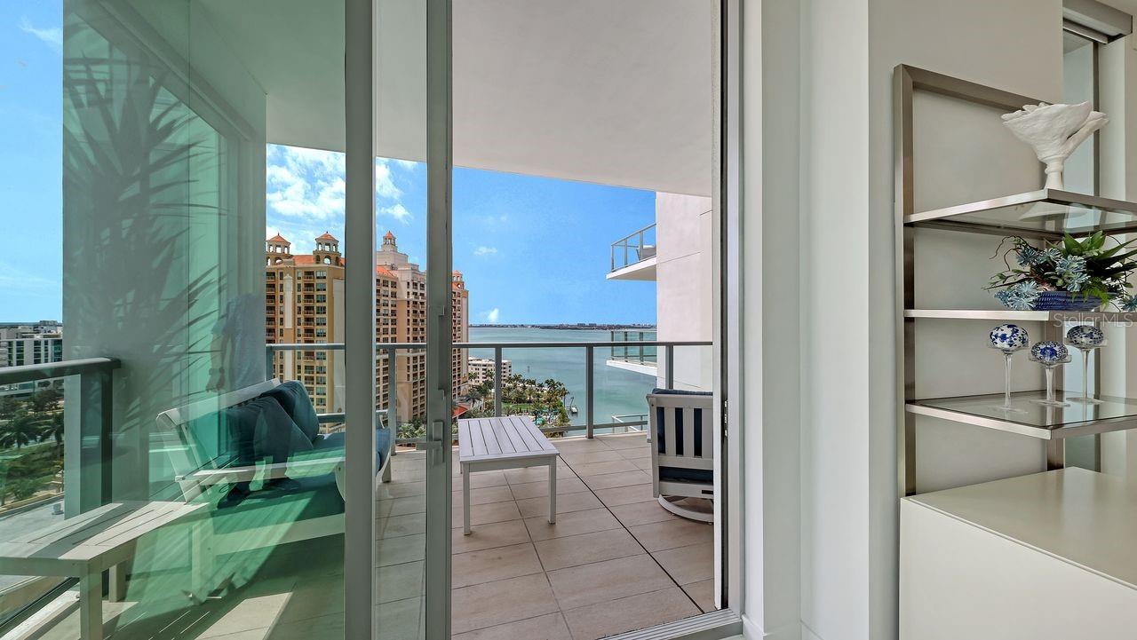 Image 19 of 49 For 301 Quay Commons  1210