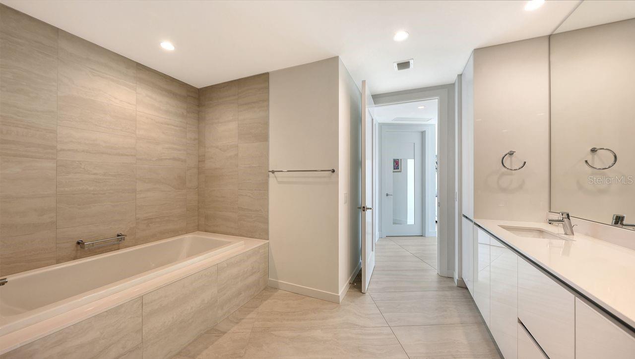 Image 33 of 49 For 301 Quay Commons  1210