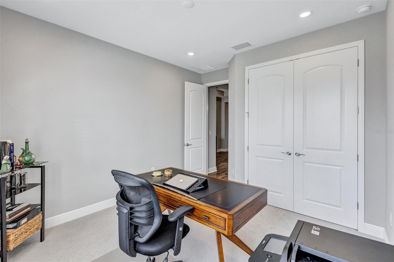 Image 17 of 65 For 17241 Savory Mist Circle