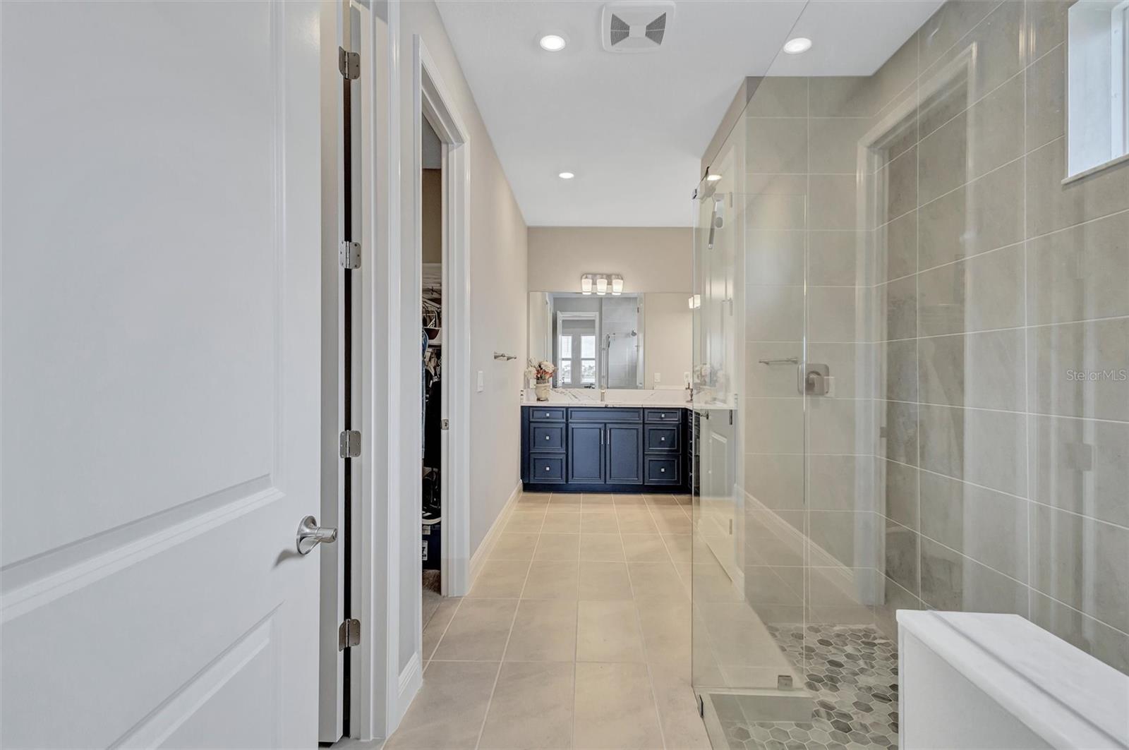 Image 21 of 65 For 17241 Savory Mist Circle