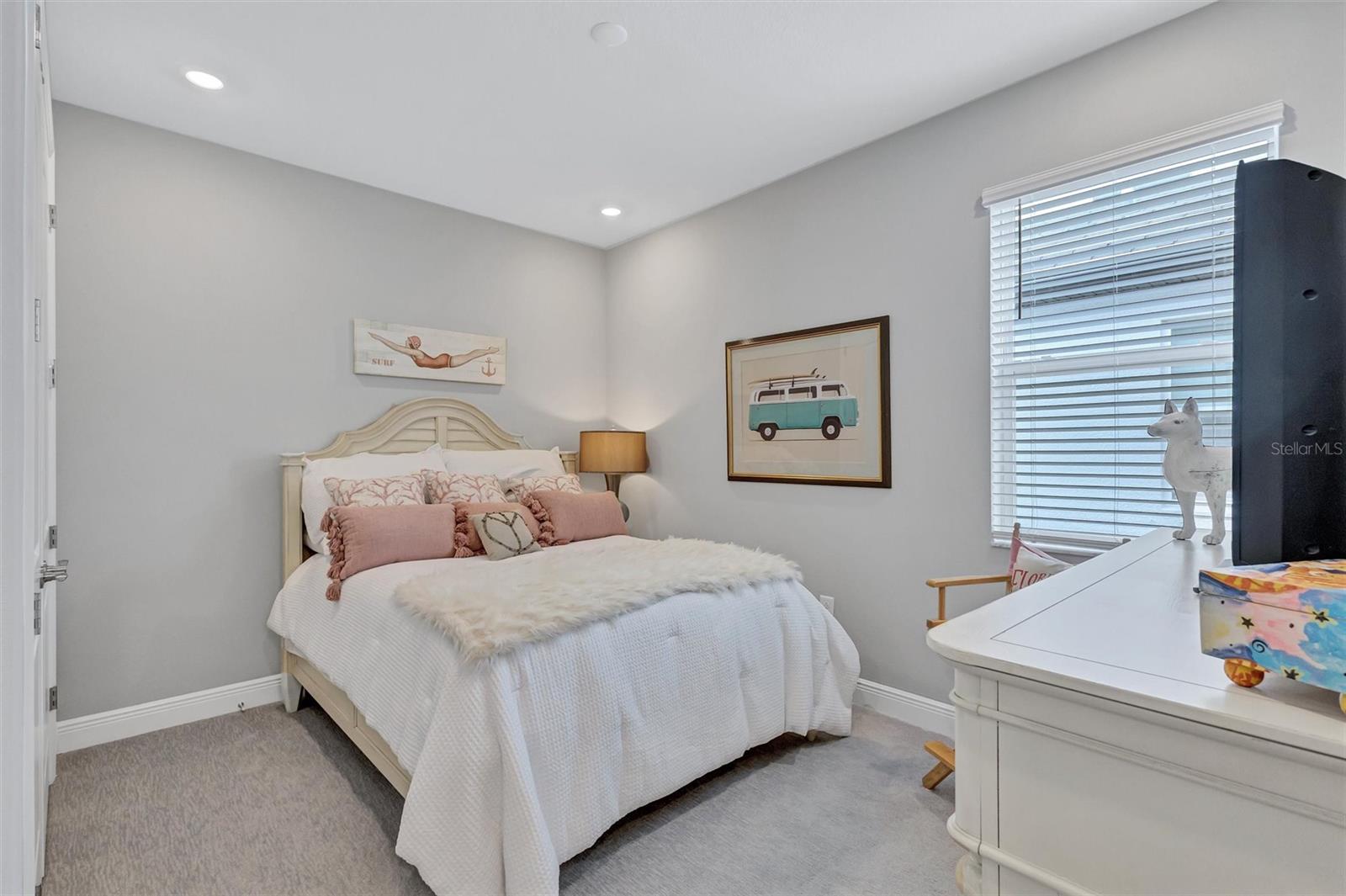 Image 27 of 65 For 17241 Savory Mist Circle