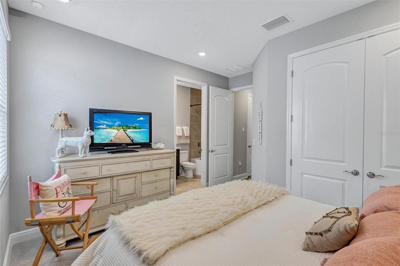 Image 29 of 65 For 17241 Savory Mist Circle