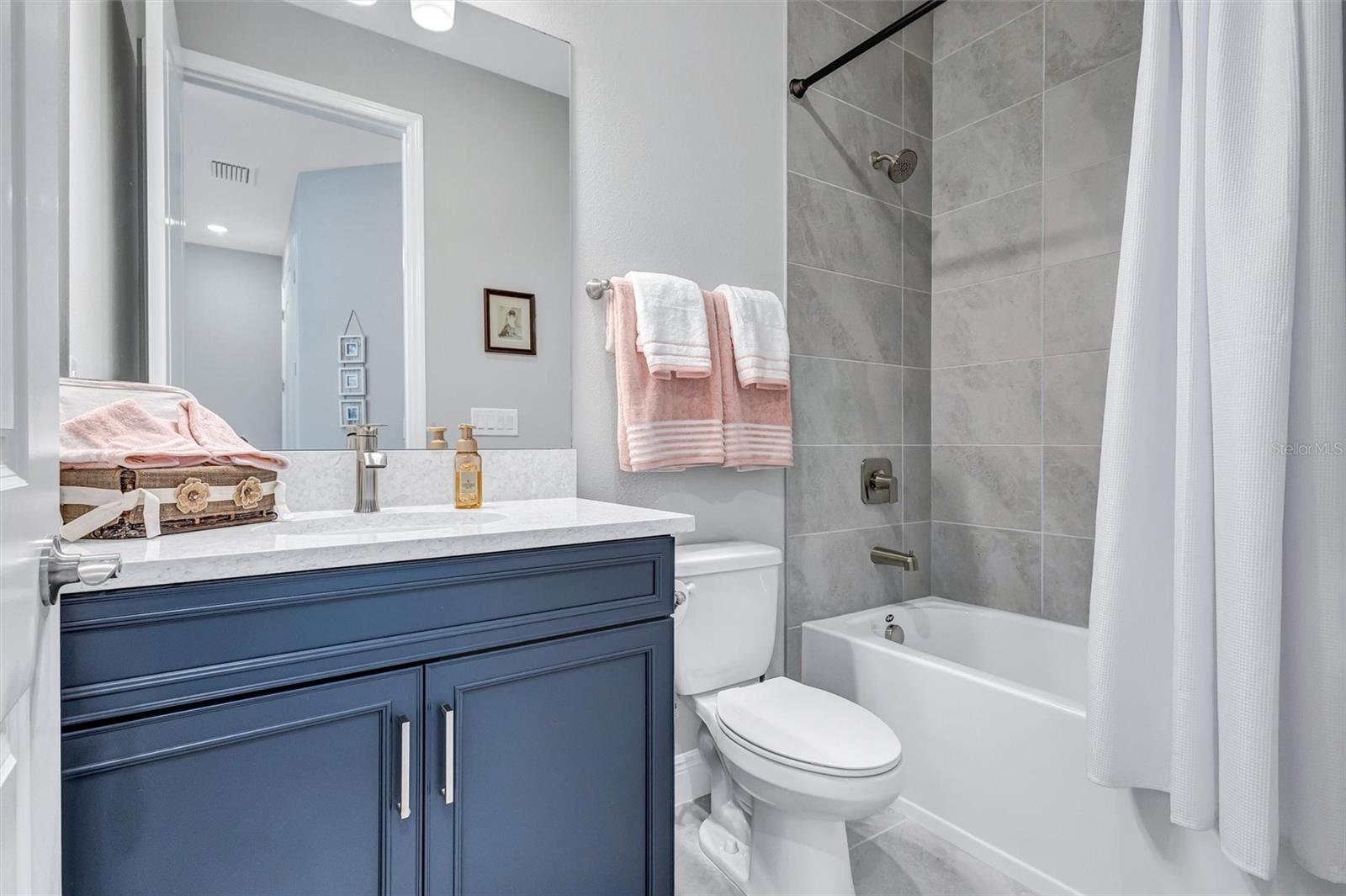 Image 30 of 65 For 17241 Savory Mist Circle