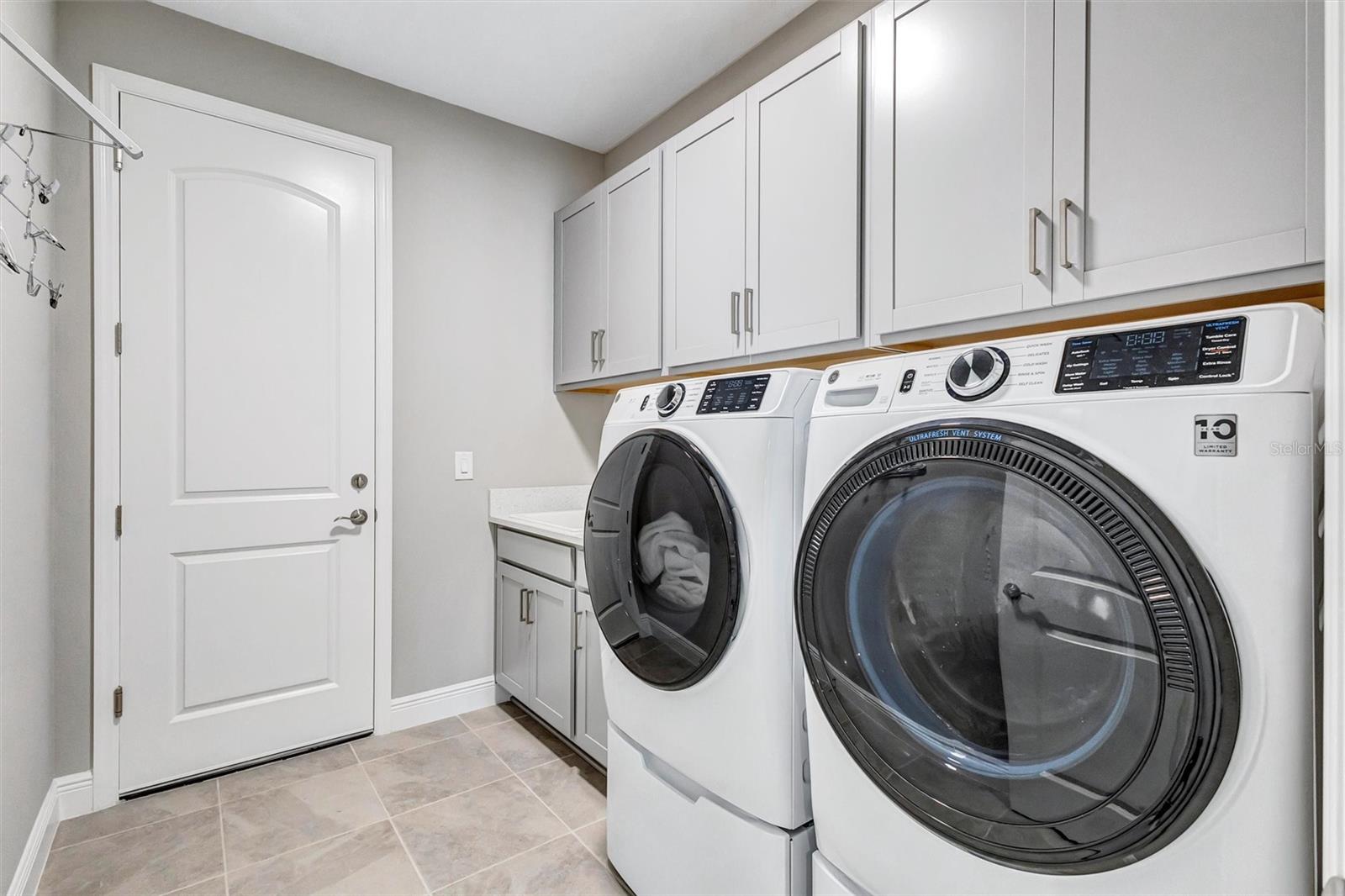 Image 32 of 65 For 17241 Savory Mist Circle