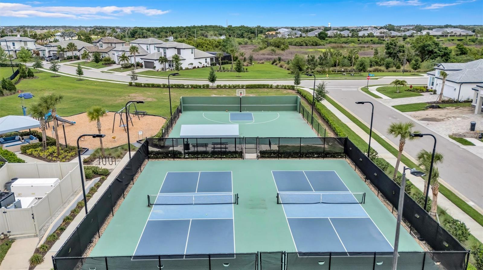 Image 42 of 65 For 17241 Savory Mist Circle