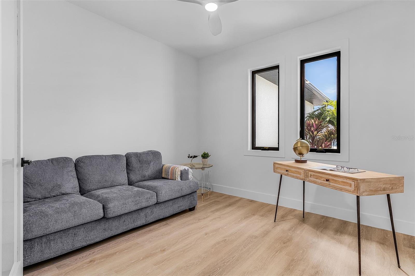 Image 15 of 33 For 260 Long Meadow Lane