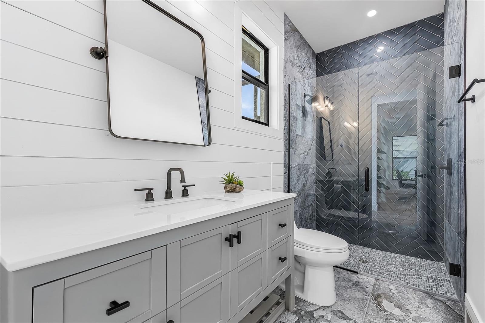 Image 17 of 33 For 260 Long Meadow Lane