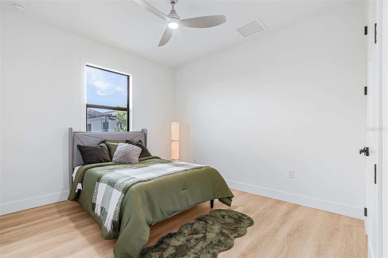 Image 19 of 33 For 260 Long Meadow Lane