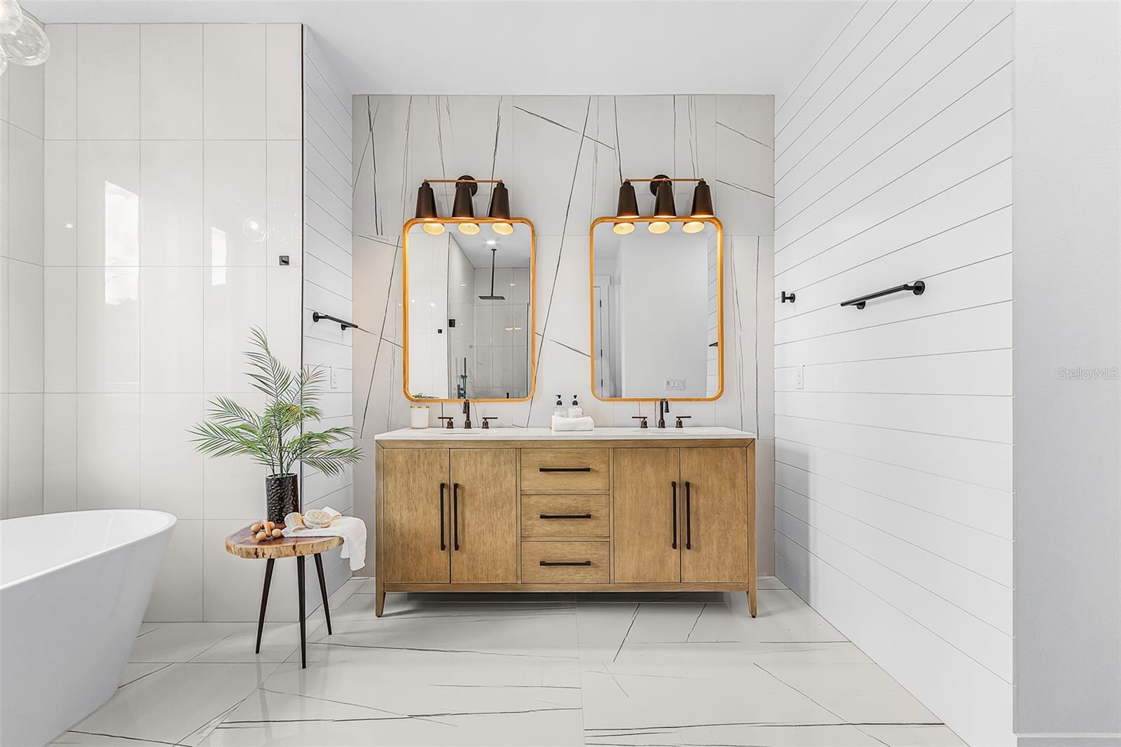 Image 23 of 33 For 260 Long Meadow Lane