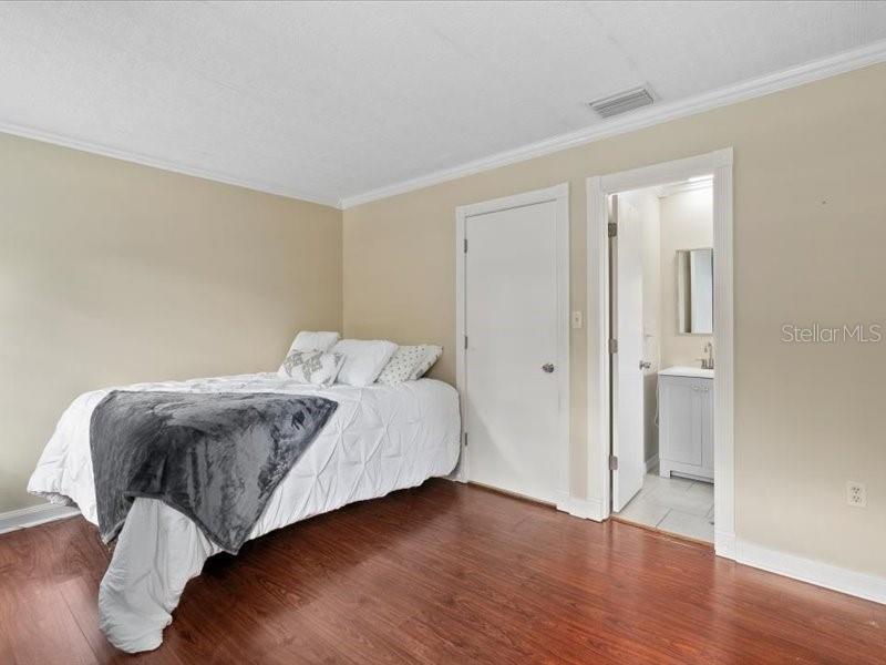 Image 17 of 30 For 2226 Fairfield Avenue