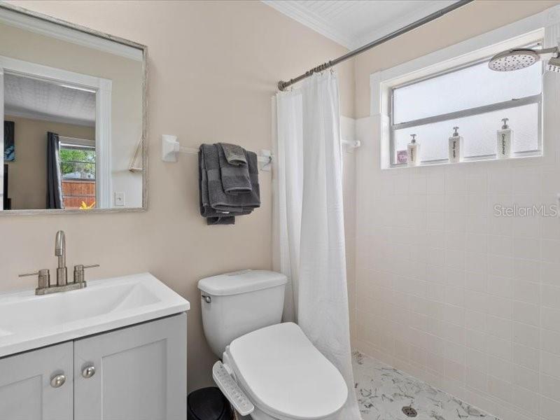 Image 18 of 30 For 2226 Fairfield Avenue