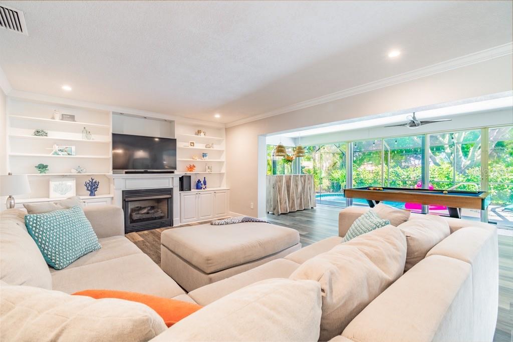 Image 11 of 38 For 1219 Village Green Parkway