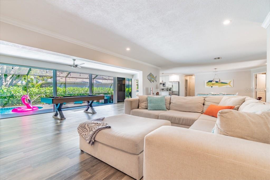 Image 13 of 38 For 1219 Village Green Parkway