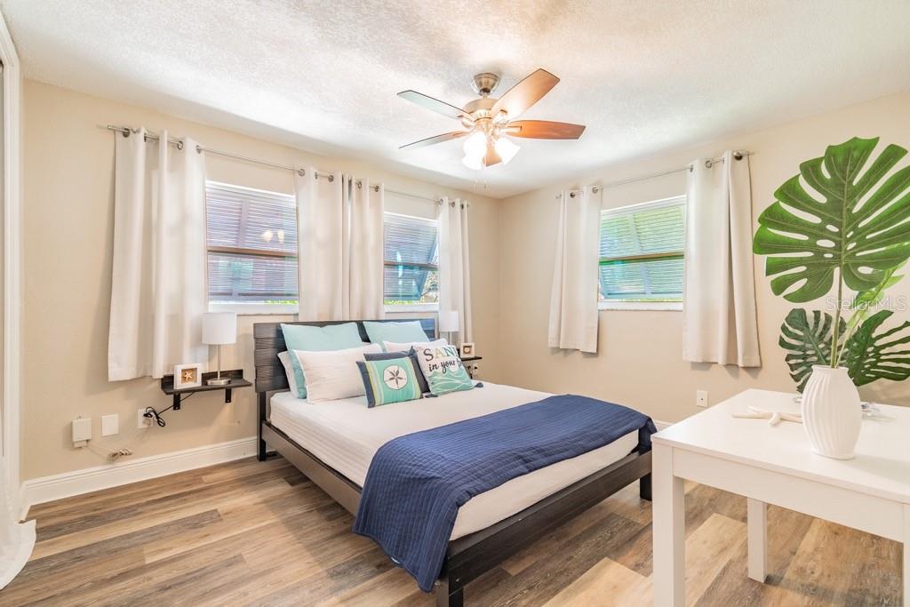 Image 18 of 38 For 1219 Village Green Parkway