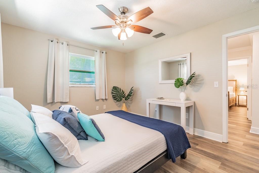 Image 19 of 38 For 1219 Village Green Parkway