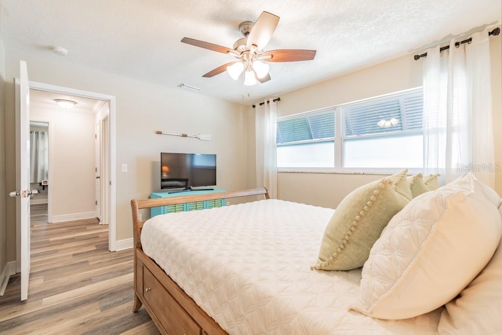 Image 22 of 38 For 1219 Village Green Parkway