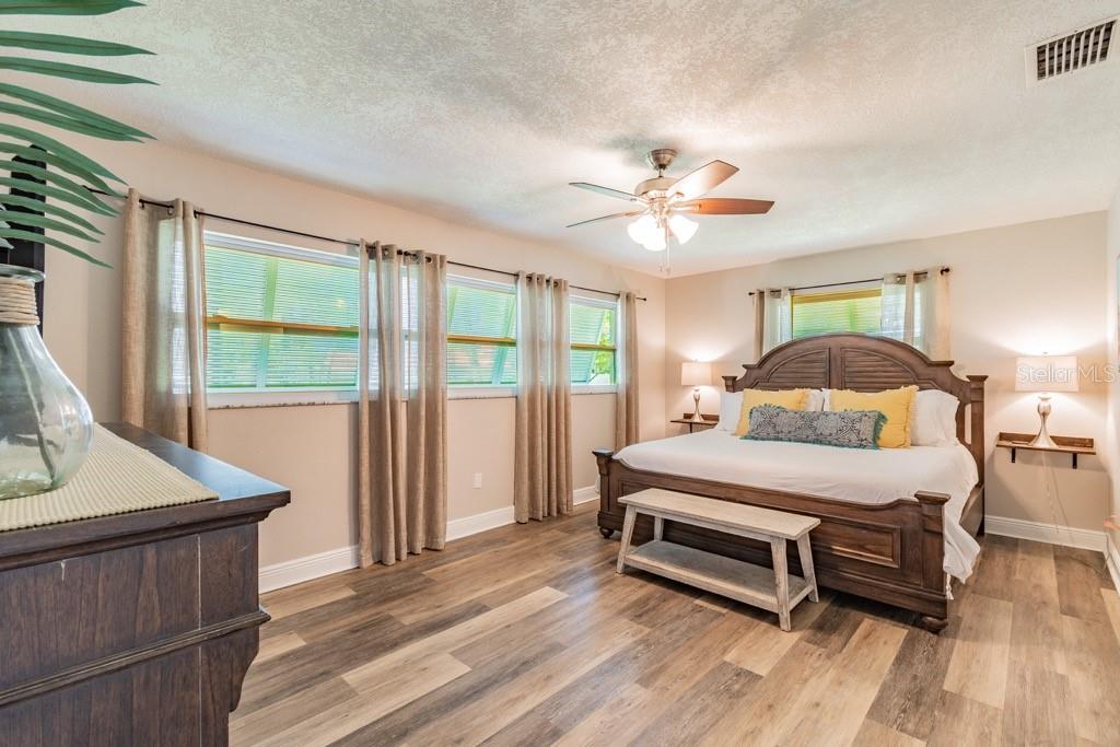 Image 23 of 38 For 1219 Village Green Parkway