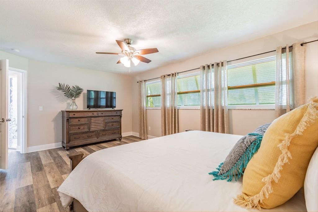 Image 25 of 38 For 1219 Village Green Parkway