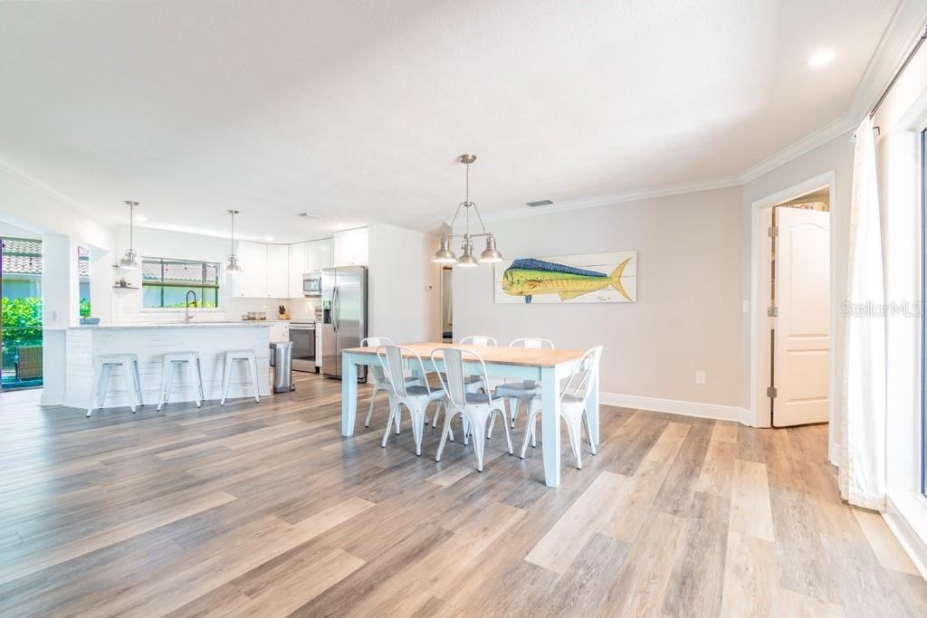 Image 8 of 38 For 1219 Village Green Parkway