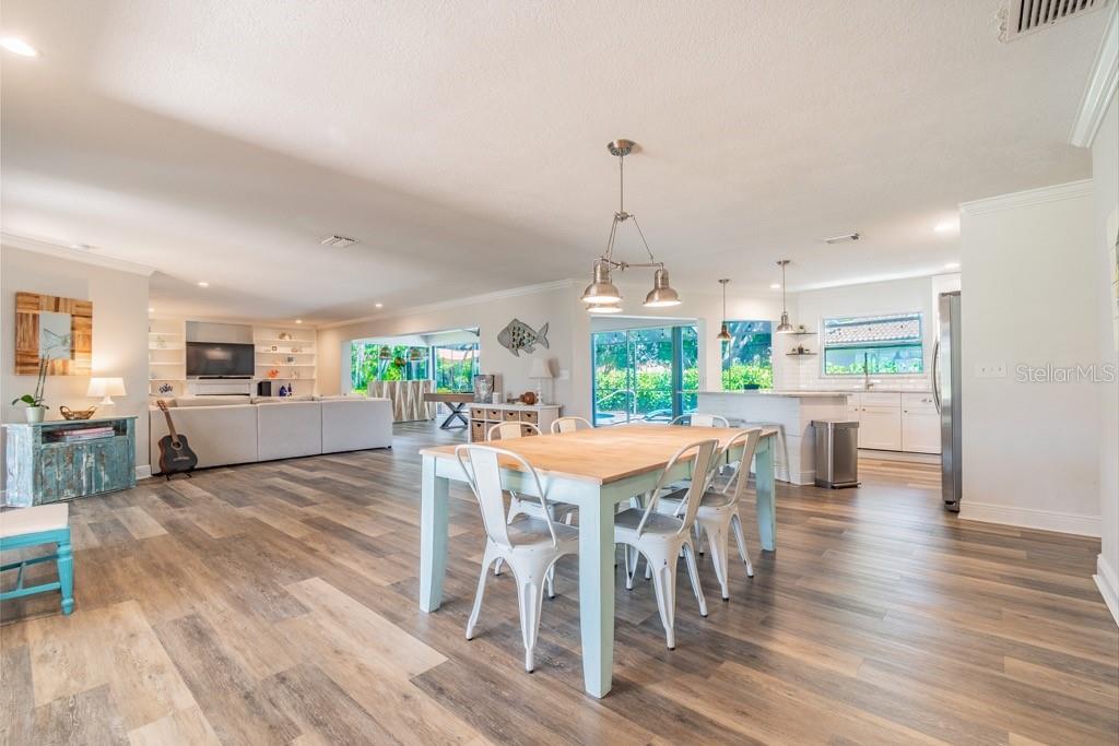 Image 9 of 38 For 1219 Village Green Parkway