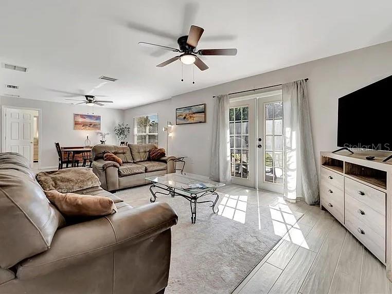 Image 3 of 21 For 2916 Woodcrest Drive Drive