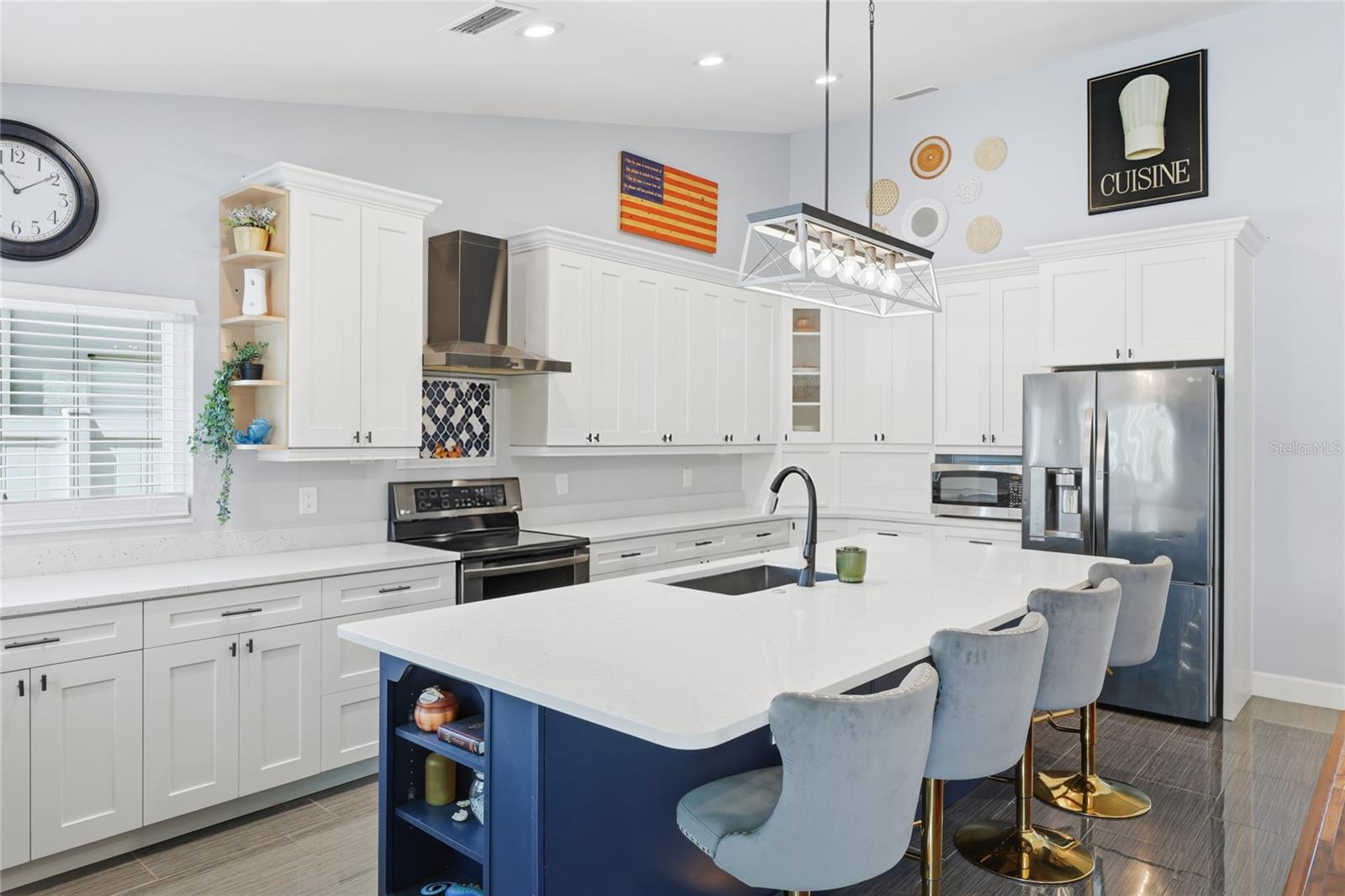 Listing photo id 8 for 10810 Sailbrooke Drive