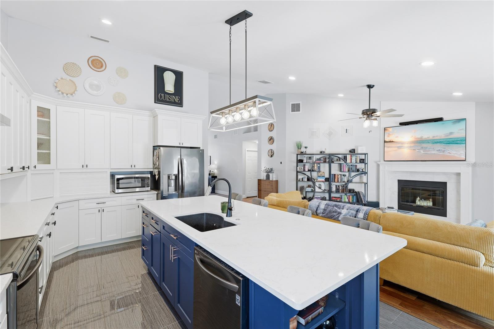 Listing photo id 9 for 10810 Sailbrooke Drive