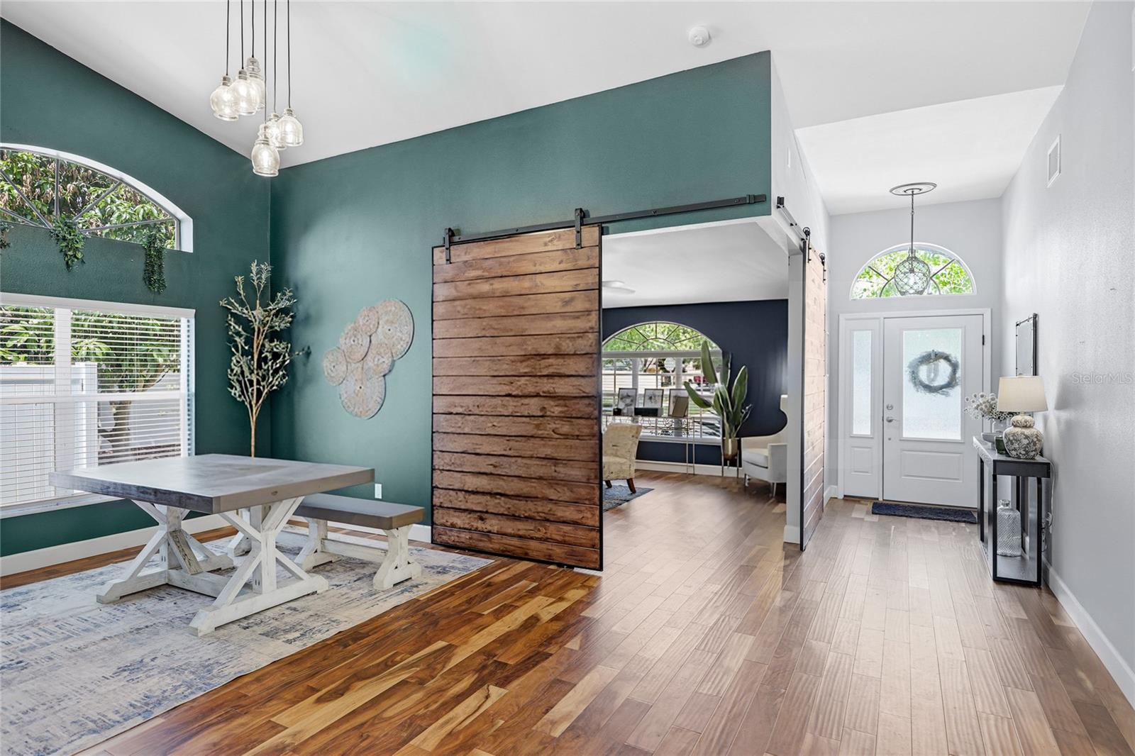 Listing photo id 11 for 10810 Sailbrooke Drive