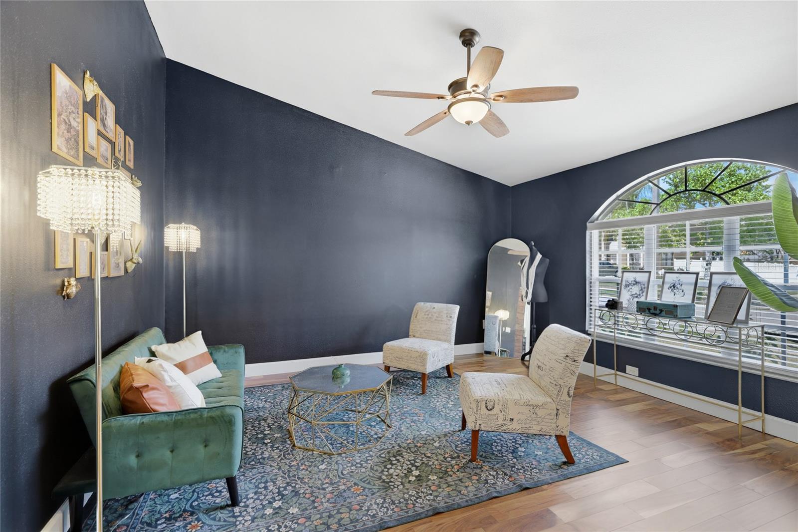 Listing photo id 12 for 10810 Sailbrooke Drive