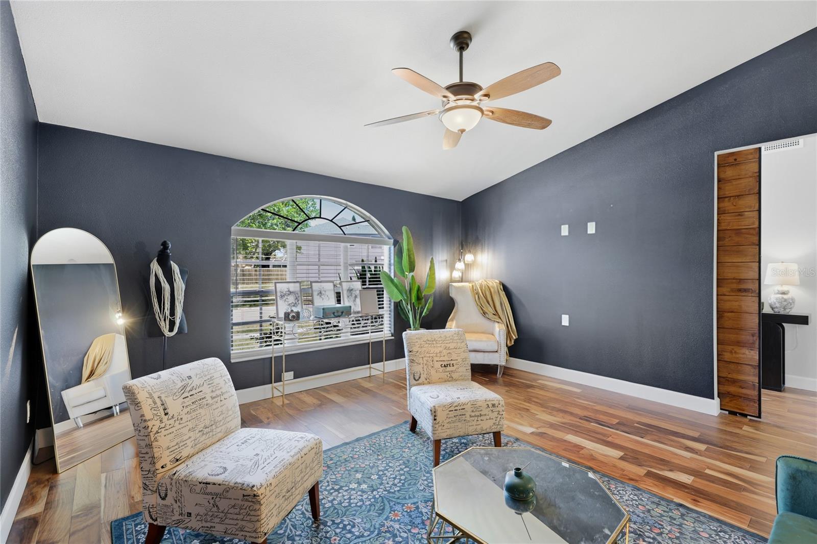 Listing photo id 13 for 10810 Sailbrooke Drive