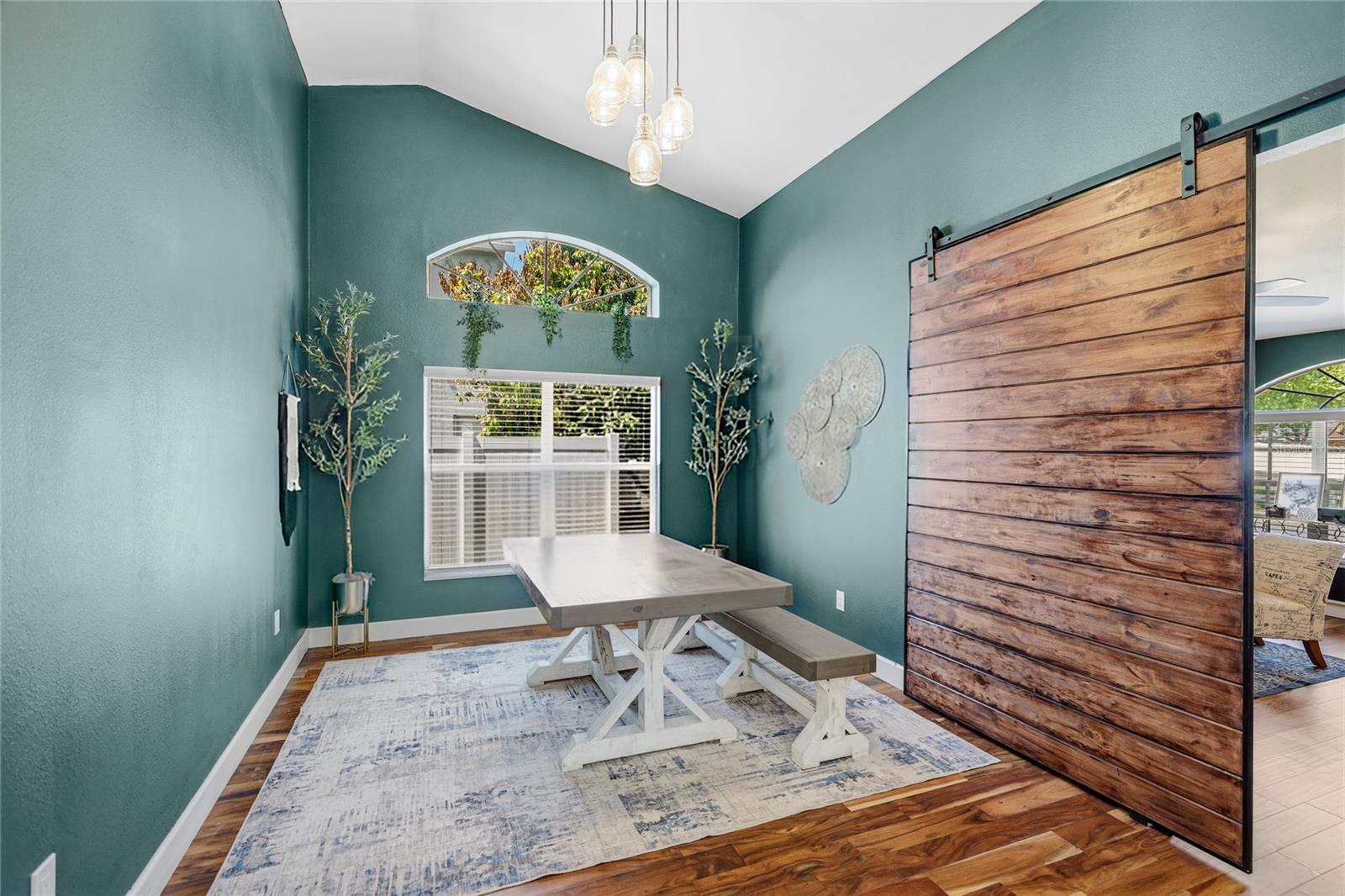 Listing photo id 15 for 10810 Sailbrooke Drive